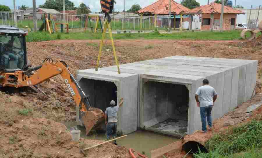 Prefeitura soluciona escoamento de água no Conjunto Carandá